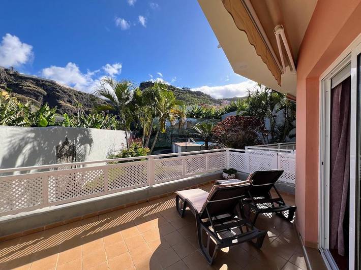 Apartamento para 3 personas, con jardín y terraza además de vistas y piscina en Tazacorte