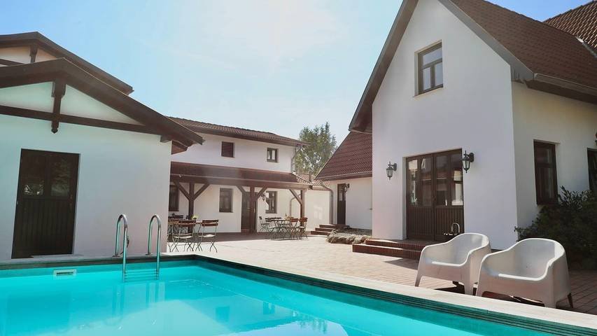 Ferienwohnung für 2 Personen, mit Garten und Pool in Dargun