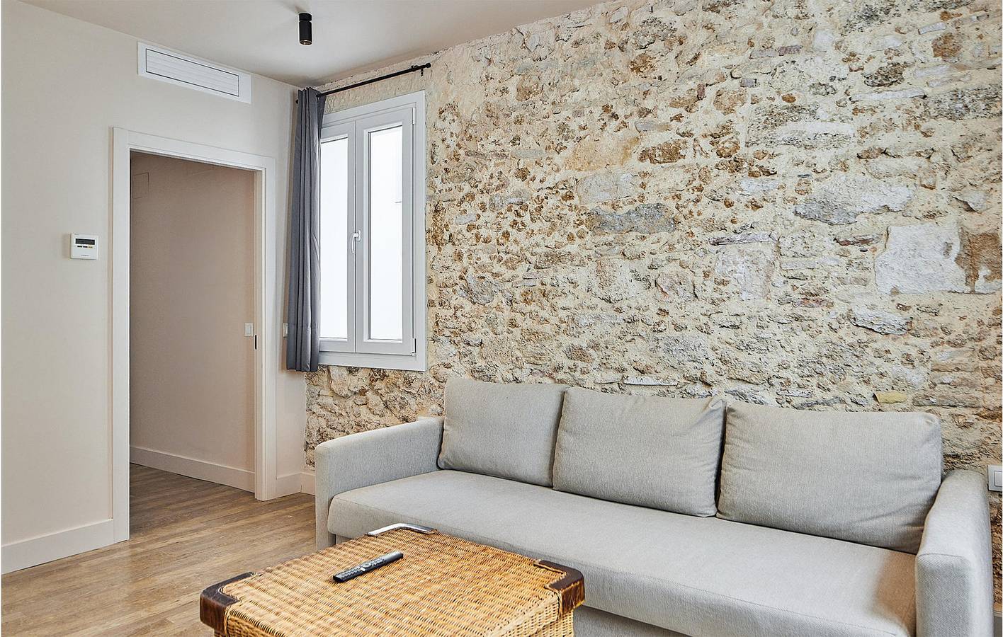 Entire holiday apartment, Luxury Apartment with Pool and Beach Access in Cadiz Old Town, Cádiz