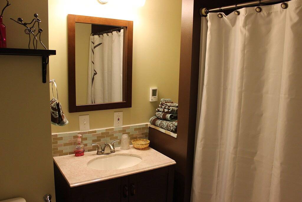 Ganze Wohnung, Koreana Effizienz Downtown # 3 in Decorah, Winneshiek County