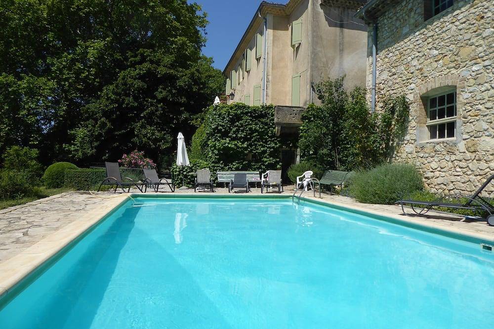 Loue bastide provençale au pied d'un village classé. 13 personnes in Mirmande, Région de Valence