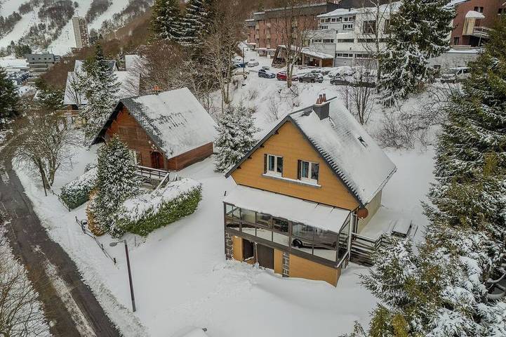 Maison pour 6 personnes, avec terrasse, animaux acceptés dans Super Besse