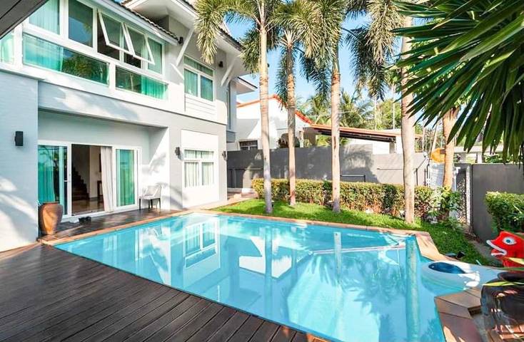 Villa för 9 Personer, med trädgård samt balkong och pool och bubbelpool i Phuket