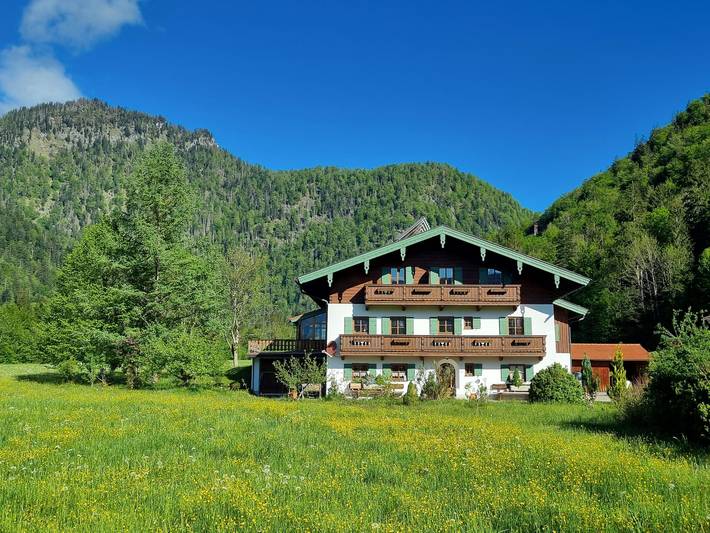 Ferienwohnung für 4 Personen, mit Balkon und Garten in Schneizlreuth