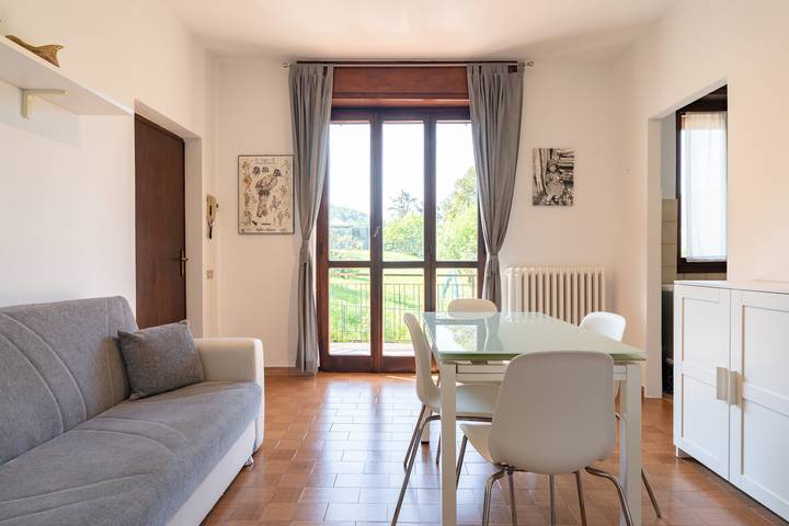 Appartamento per 3 persone, con terrazza e panorama in Lierna