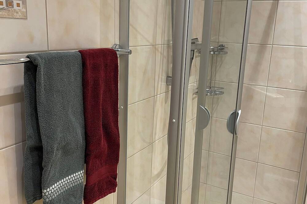 Ganze Wohnung, Gemütliche Ferienwohnung 1 Og in Klotten, Cochem-Zell