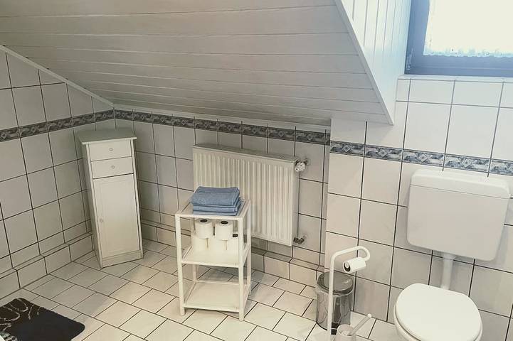 Ganze Wohnung, Gemütliche Ferienwohnung „Schwalbennest\"  unterm Dach mit Gartenzugang in Bundenthal, Landkreis Südwestpfalz