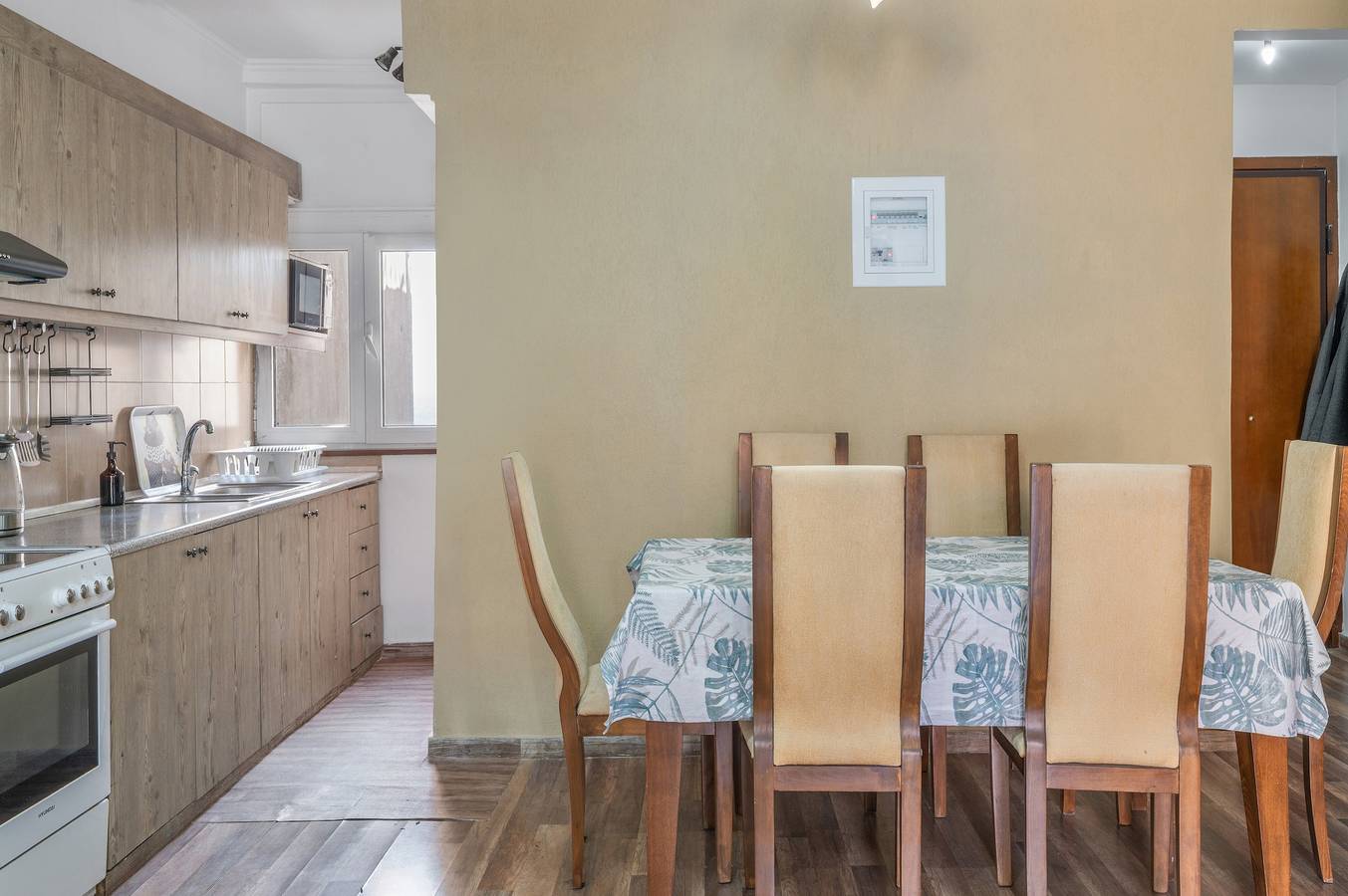 Appartement entier, Artemis Blue Escape – Appartement moderne à 10 m de la plage, vue mer, 4 pers. in Artemi, Côte est de la région de l'Attique
