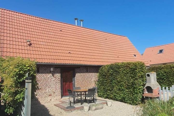 Location de vacances pour 2 personnes, avec jardin et terrasse à Le Bourg-Dun