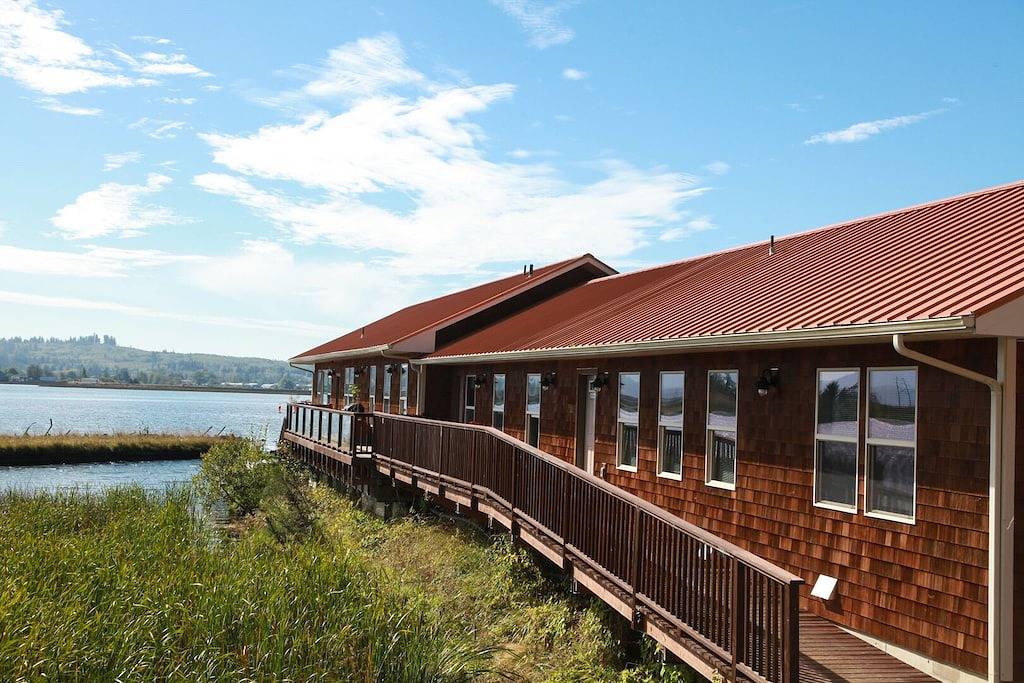 Charming Hideaway Overlooking The Astoria Waters in Astoria, Clatsop County