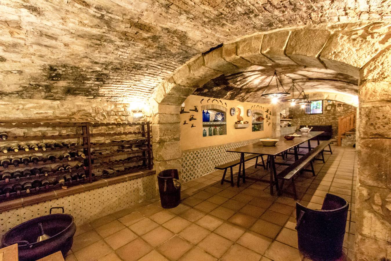 Escape into majestic history for 32 guests, just 14 minutes from Barcelona. in Santa Oliva, Costa Dorada