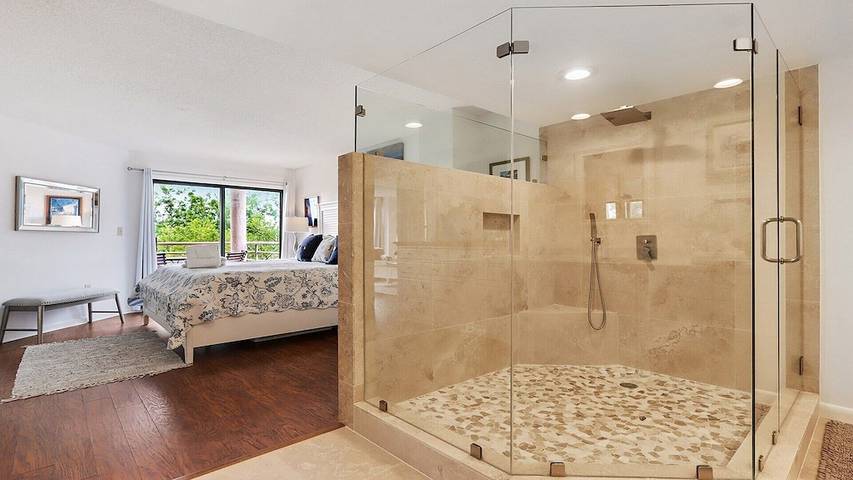 Vacation home for 8 people, with balcony and hot tub as well as pool in Hilton Head Island