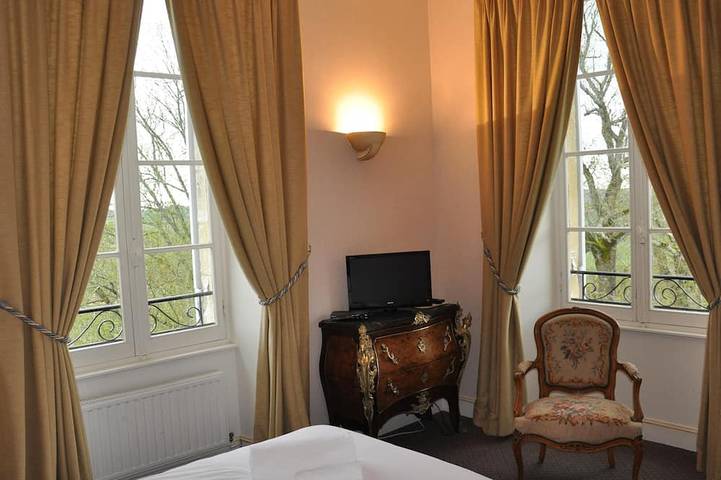 Gîte pour 14 personnes, avec piscine et terrasse à Beychac-et-Caillau - 2