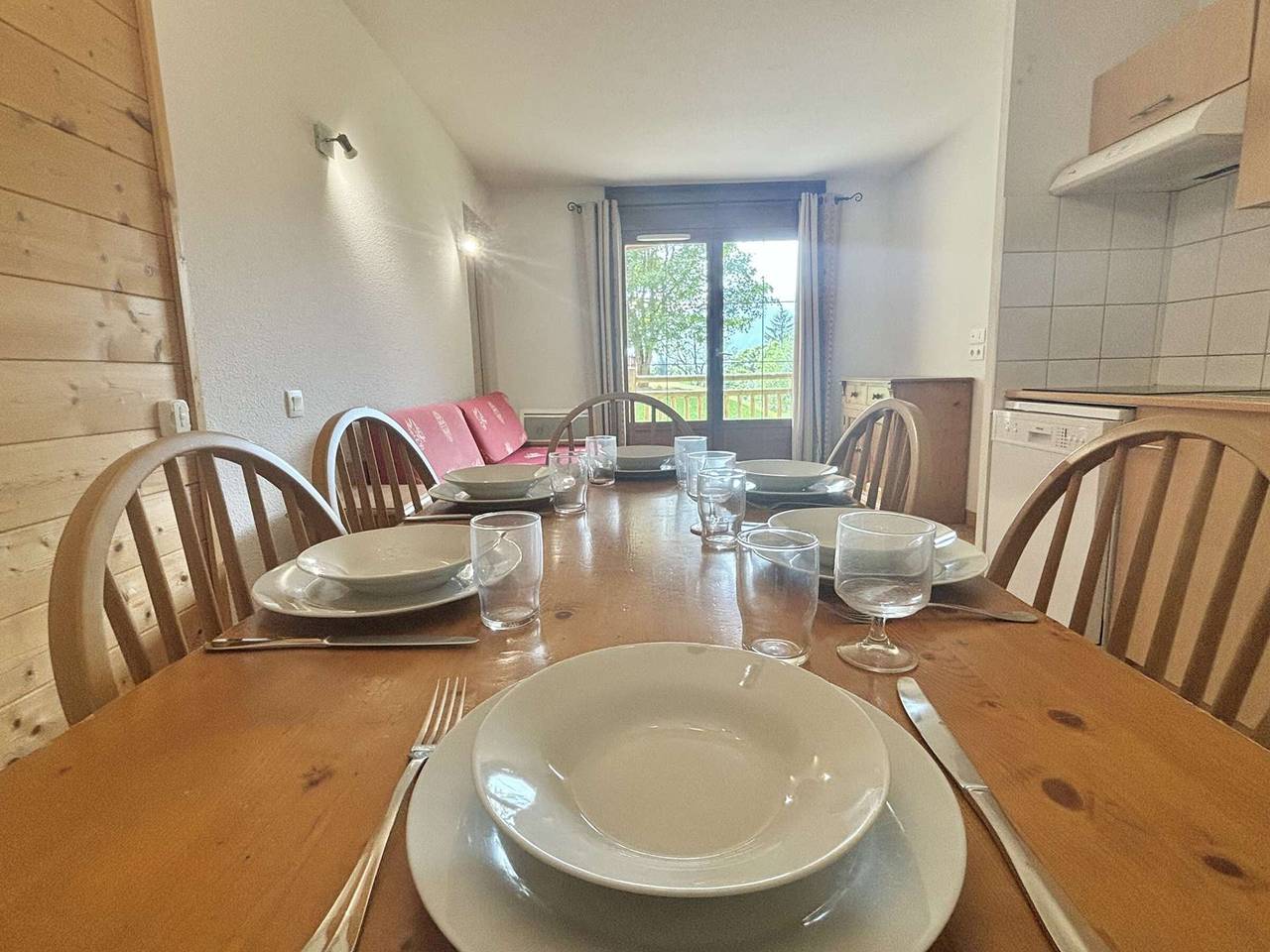 Entire apartment, Family apartment in Flumet with pool and parking in Flumet, Albertville region