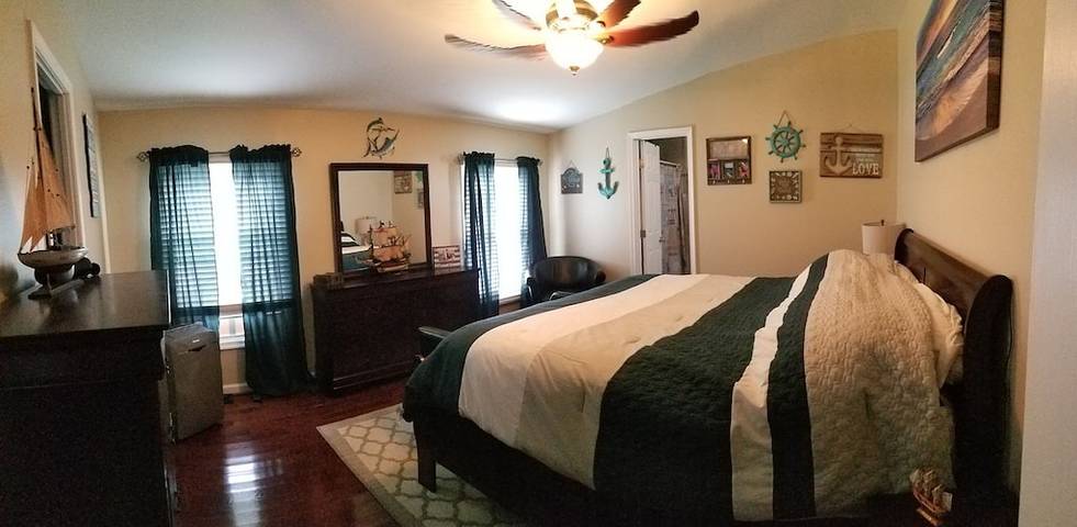 Vacation home for 12 people, with terrace and yard in Maryland