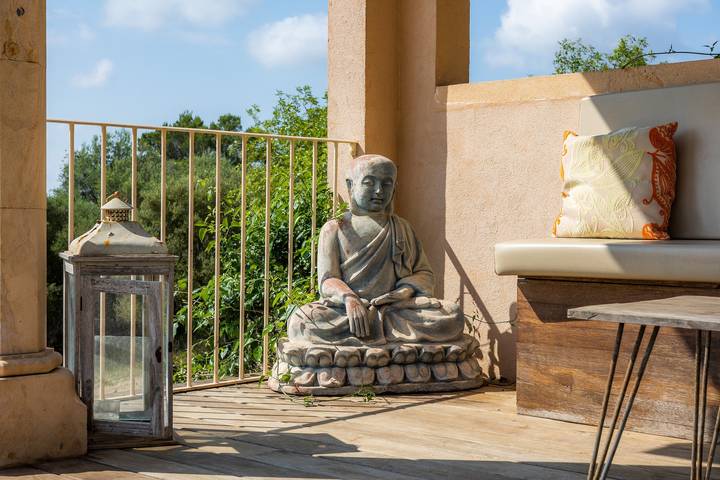 Villa 'Ses Nines' with Mountain View, Wi-Fi and Private Pool in Petra, Majorca Center