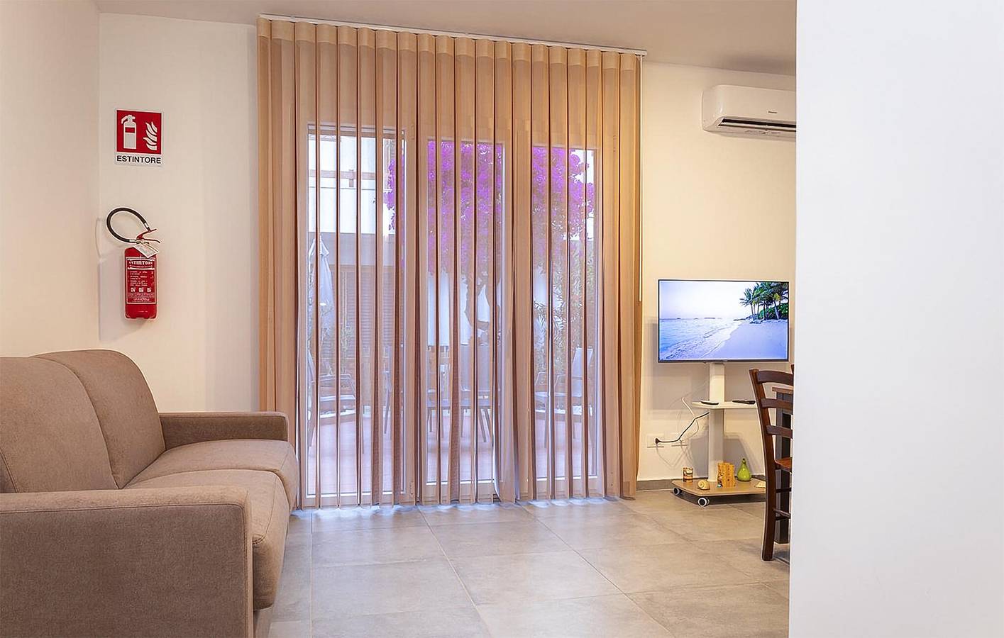 Appartamento con vista mare, aria condizionata, WiFi, lavatrice e parcheggio in Casuzze, Santa Croce Camerina