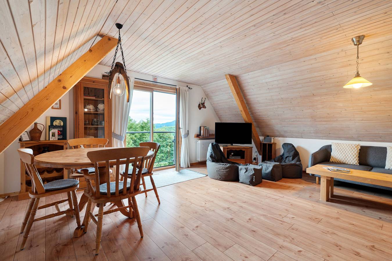 Ganze Wohnung, Ferienwohnung 'Im Holzhau' mit Bergblick, gemeinsamer Terrasse und Wlan in Bad Peterstal-Griesbach, Mittlerer Schwarzwald