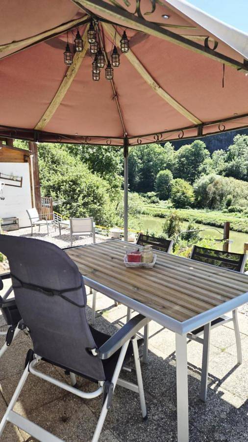Gîte pour 3 personnes, avec Terrasse ainsi que Jardin et Vue à Fontenoy-le-Château