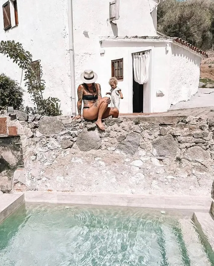 Casa rural para 12 personas, con vistas además de piscina y jardín - 1