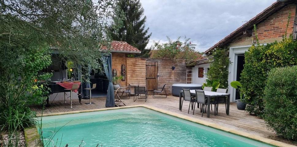 Location de vacances pour 4 personnes, avec piscine ainsi que terrasse et jacuzzi, animaux acceptés à Saint-Vincent-de-Paul - 2