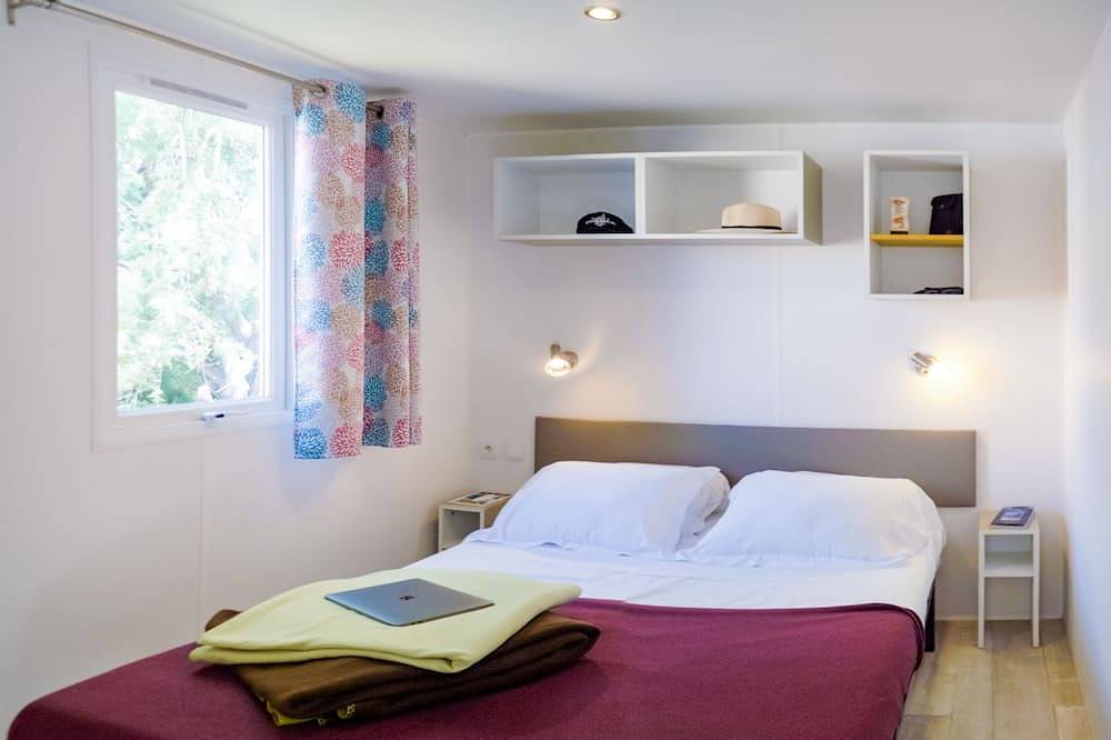 Mobil Home le Pieds Dans L'eau Pour 4 Personnes in Saint-Florent, Calvi region