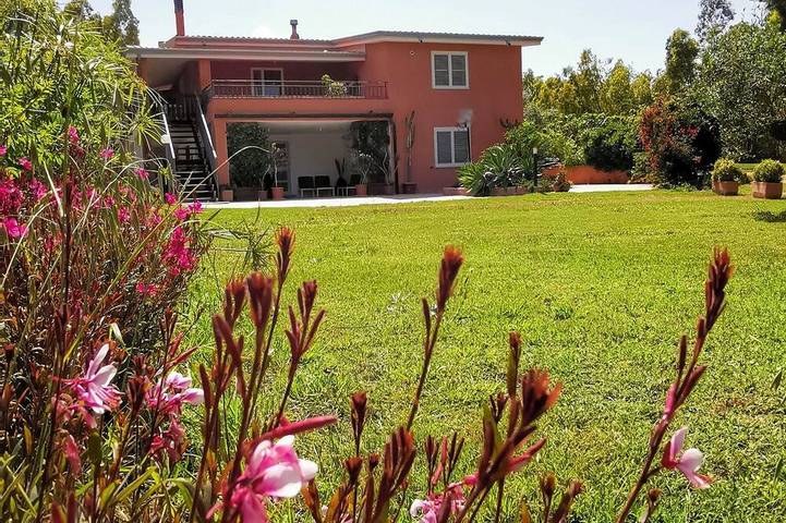 Appartamento vacanze per 5 persone, con balcone e giardino - 1