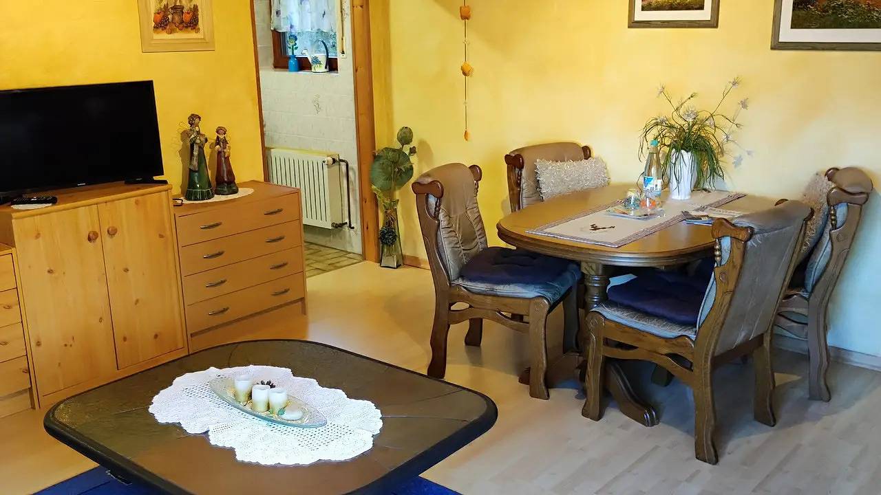Ganze Ferienwohnung, Ferienwohnung für 4 Personen (35 m²) in Langenfeld in Langenfeld, Osteifel