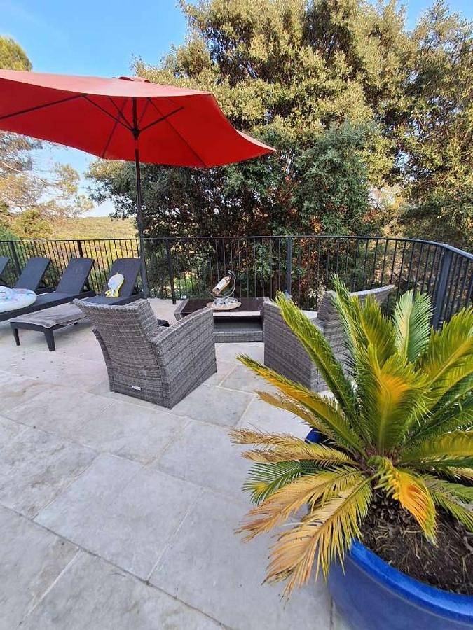 Chambre d’hôte pour 2 personnes, avec terrasse et jardin ainsi que vue et piscine à La Celle-sous-Gouzon - 2