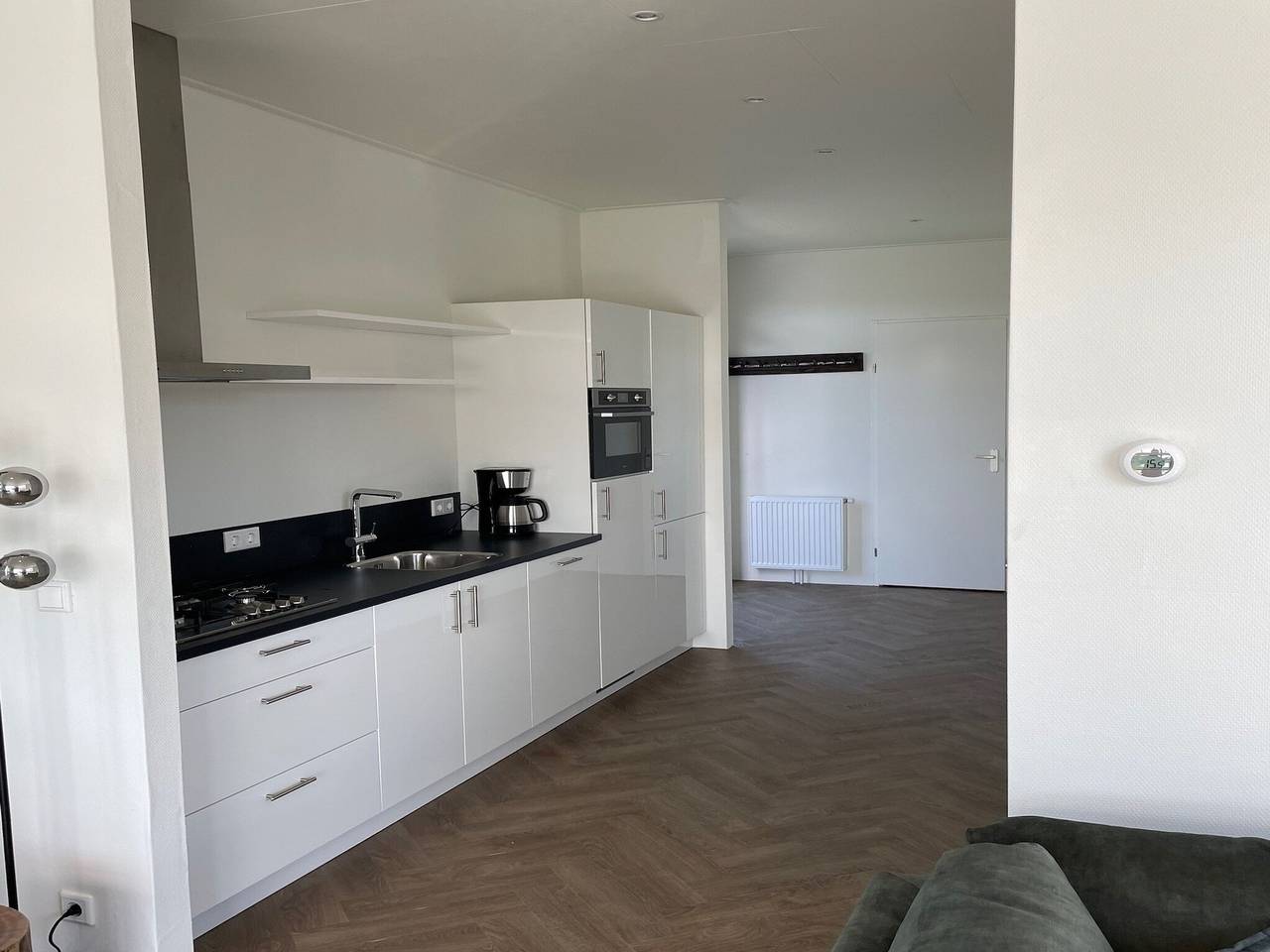 Modern chalet with a dishwasher, in a holiday park at a recreational lake in IJssel