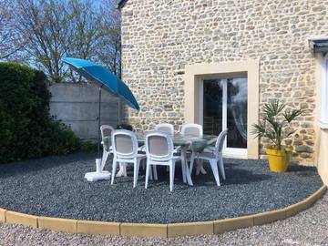 Gîte pour 6 personnes, avec jardin, adapté aux familles à La Cambe