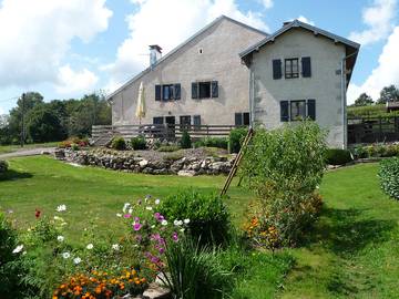 Gîte pour 6 personnes, avec jardin ainsi que terrasse et vue sur le lac dans Haute-Saône