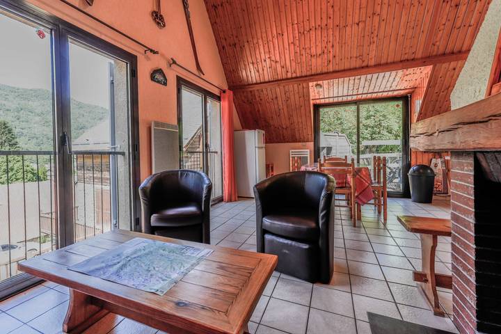Chalet at the Foot of the Ars Waterfall – Tranquility, Nature, and Authenticity in Aulus-les-Bains, Parc naturel régional des Pyrénées ariégeoises
