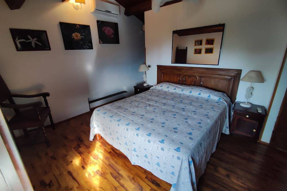 Villino Ponza, with access to the beach and shared pool in Faro Capo Vaticano, Vibo Valentia Provinz