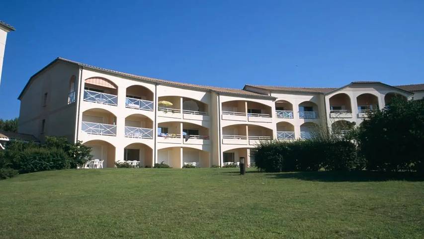 Gîte pour 7 personnes, avec jardin et piscine dans Moliets-Plage