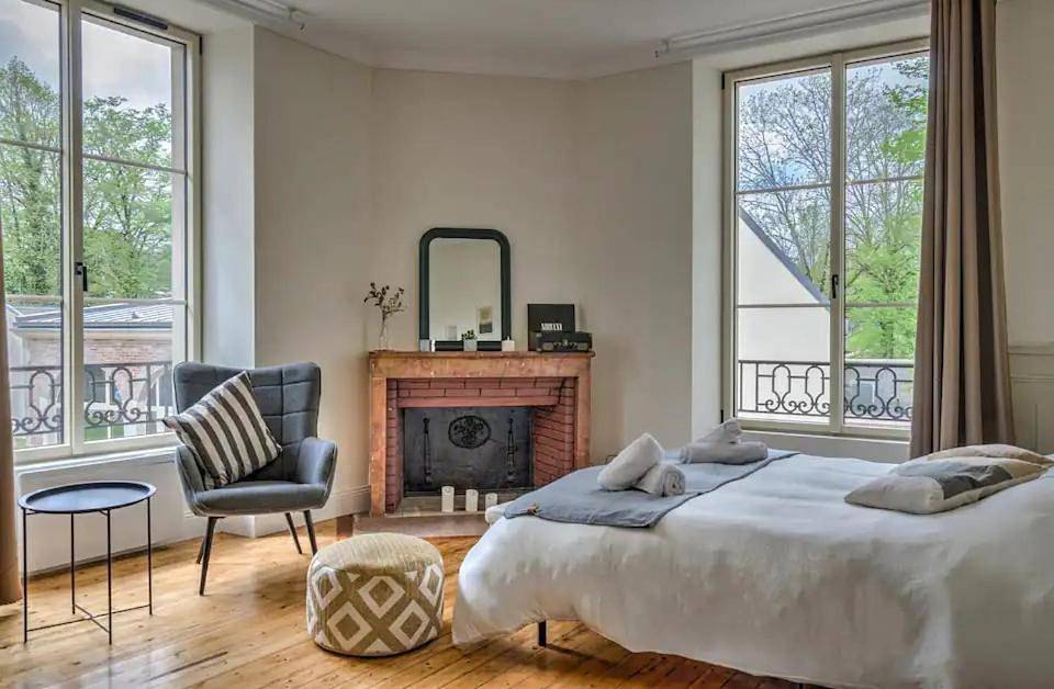 Double Room in Mont-sous-Vaudrey, Jura