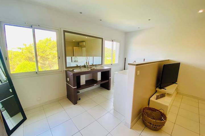 Location de vacances pour 6 personnes, avec jardin et terrasse à La Gaude - 4