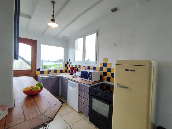 Gîte pour 5 personnes, avec jardin et terrasse à Saint-Pabu - 4