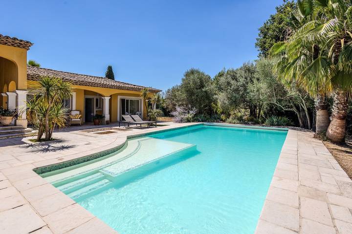 Location de vacances pour 8 personnes, avec Piscine à Tourrettes - 2