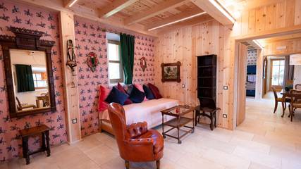 Cottage pour 4 personnes, avec jacuzzi ainsi que sauna et balcon dans Soprabolzano