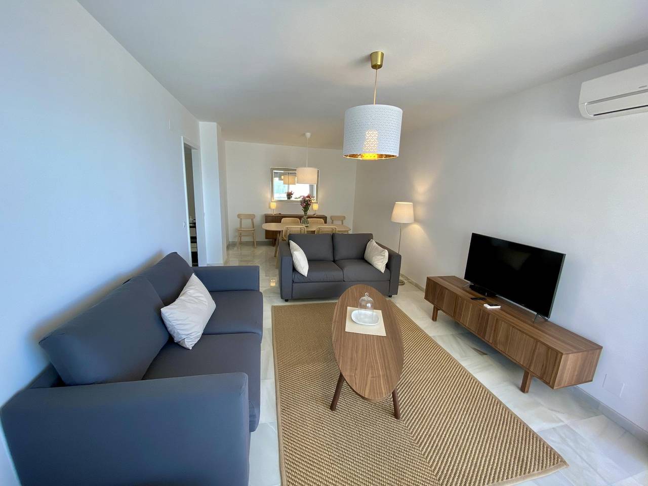 Entire apartment, Apartment 'Overlooking The Beach' with Sea View, Wi-Fi and Air Conditioning in Marbella Centre, Marbella