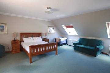 Log Cabin for 8 People in Loch Lomond, Argyll & Bute, Photo 1