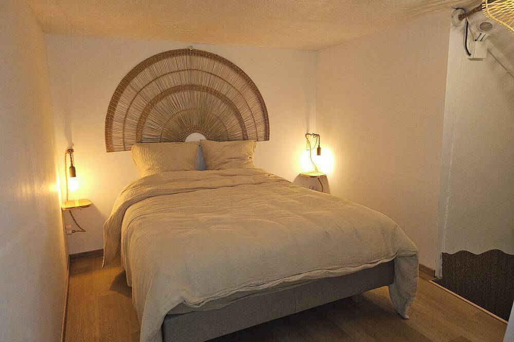 Apartamento entero, 54m² cocooning apartment in the center of St Cannat in Saint-Cannat, Region de Aix-en-Provence