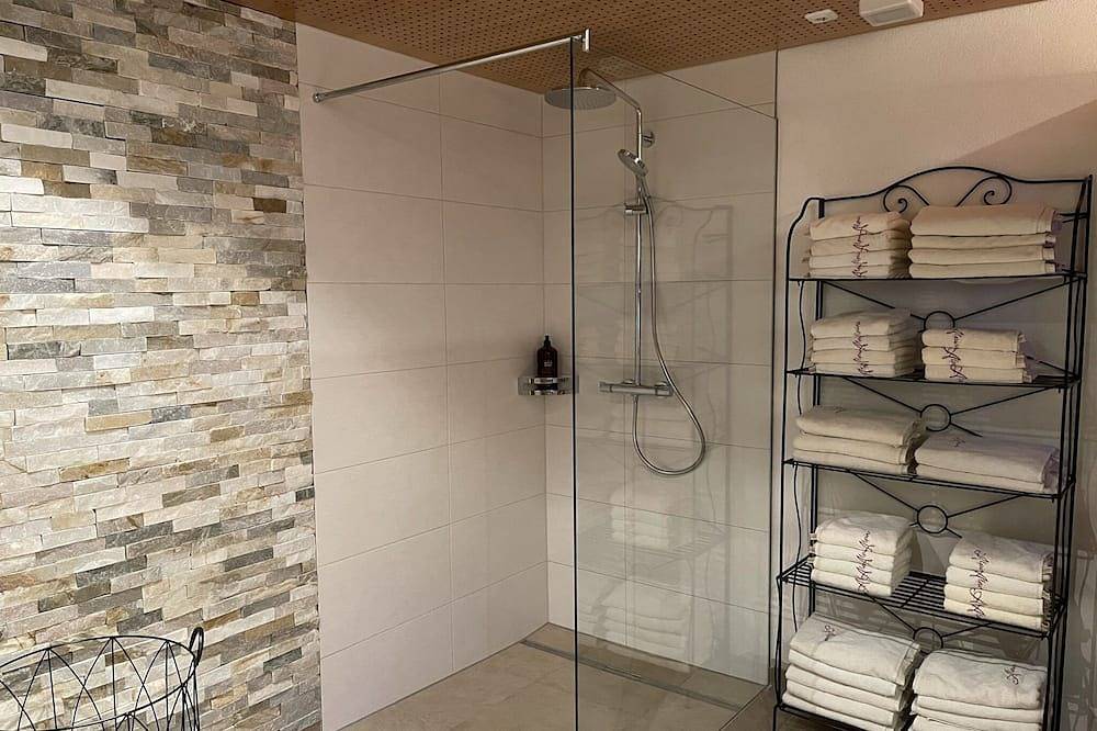 Ganze Wohnung, Komfortappartements in wunderschöner Berg- und Skiwelt für 4-5 Personen in Schröcken, Bregenzerwald
