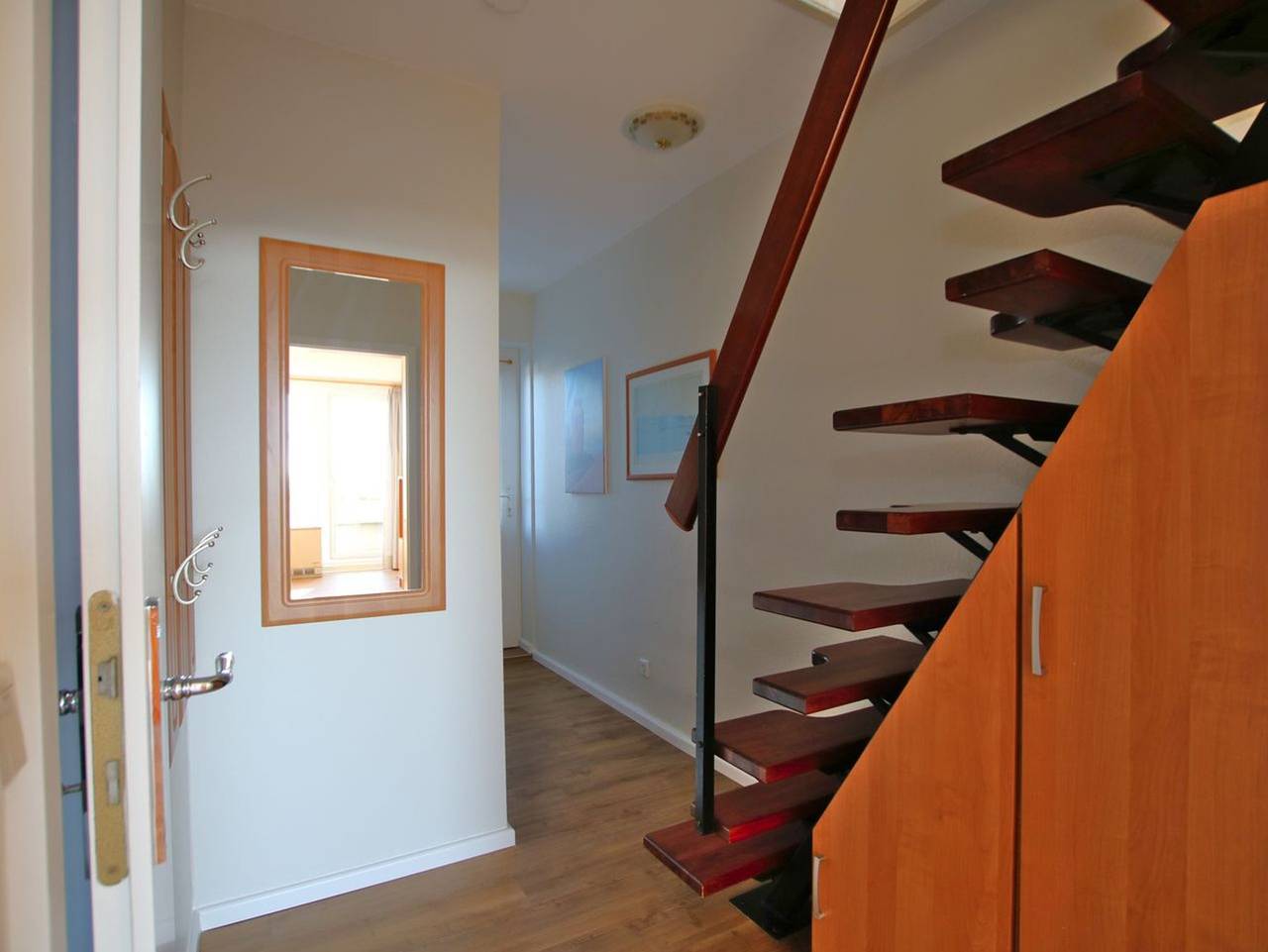 Ganze Ferienwohnung, Olhörnweg 1, Whg. 22 - Ferienwohnung mit 2- Zimmern auf ca. 50m² und einfacher Einrichtung, Meerblick in Wyk auf Föhr (Stadt), Wyk auf Föhr