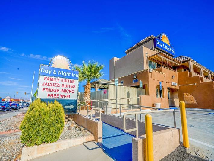 Ganze Wohnung, Queensize-Bett | Nichtraucher in San Bernardino County
