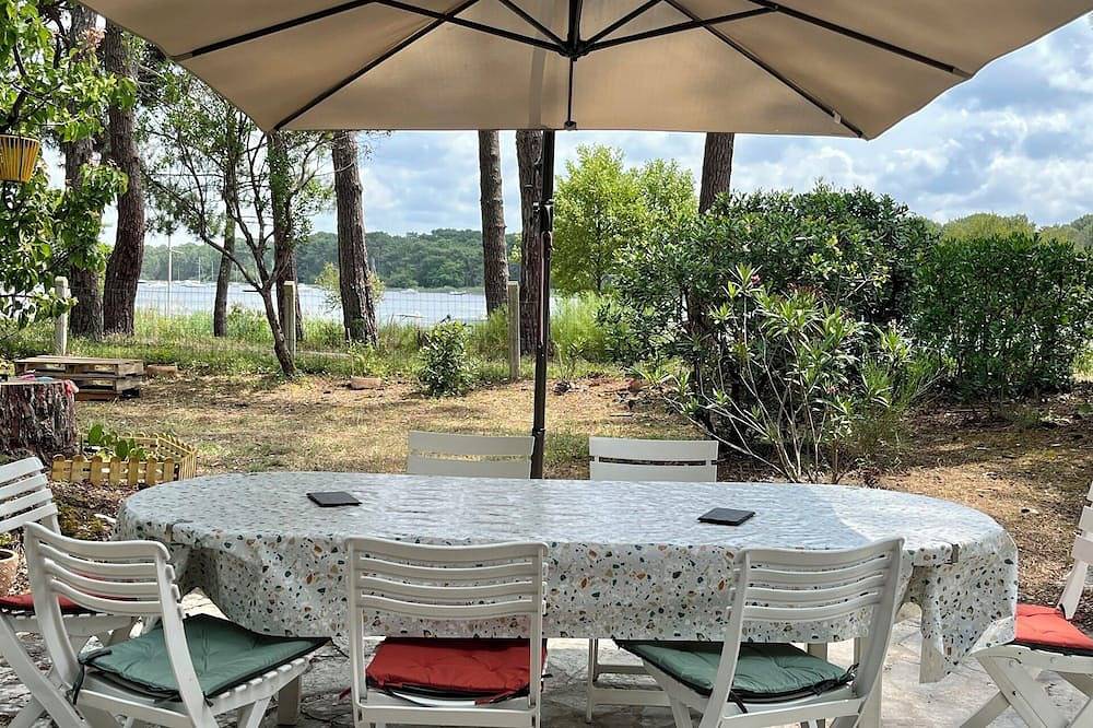 Completely newly renovated wonderful house directly on the lake with a wonderful lake view in Lac de Lacanau, Lacanau