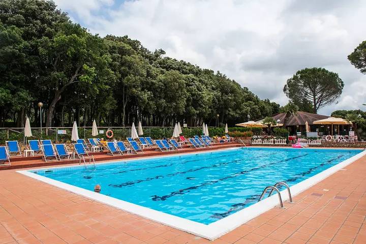 Wohnwagen für 5 Personen, mit Pool und Terrasse in der Toskana - 2