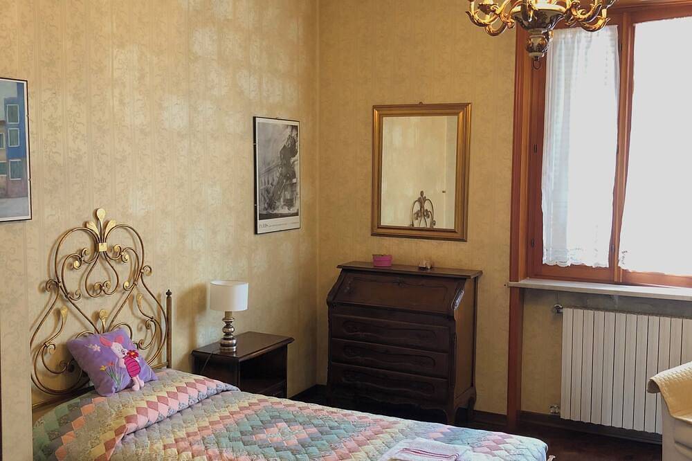 Detached house surrounded by its own green space - Host Betty & Mauro in Podenzano, Piacenza Provinz