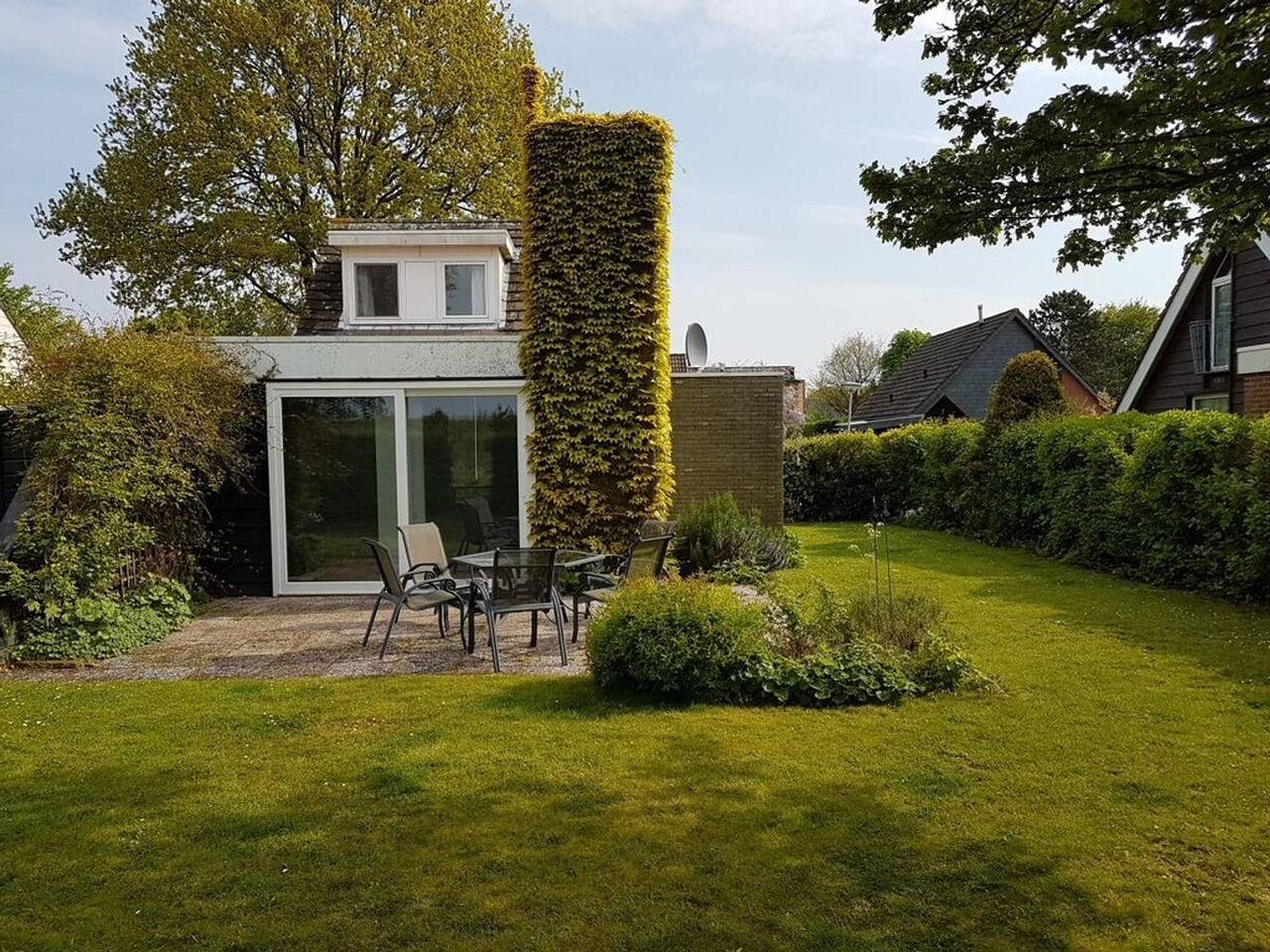 Quietly located holiday home in Zeeland in Aquadelta, Bruinisse